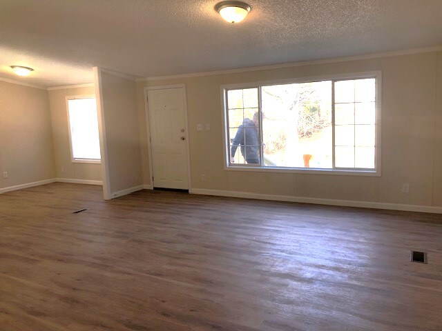Building Photo - 1416 John Lutz Cir