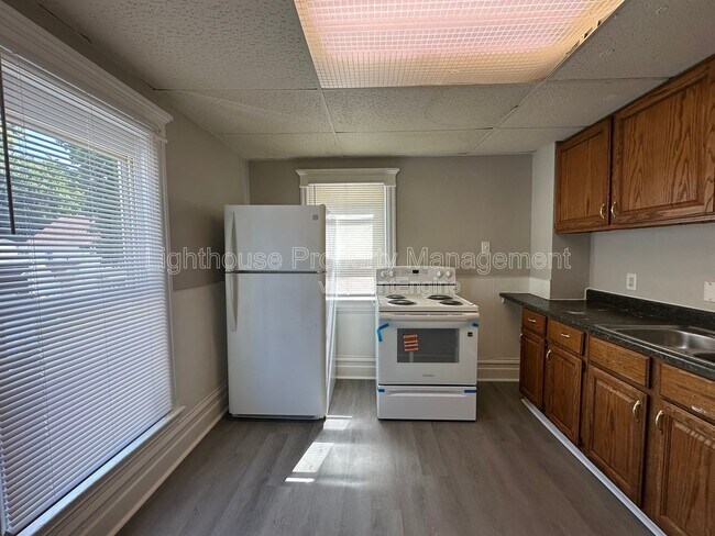 Building Photo - 43 McKinley Ave N