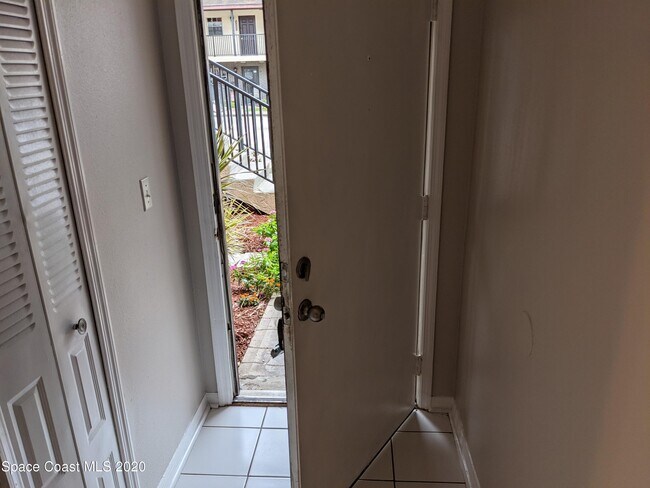 Building Photo - 3070 Sir Hamilton Cir