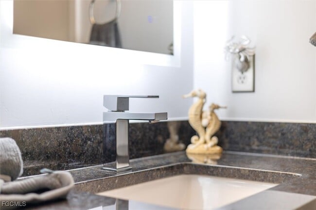 Building Photo - 4516 SW 21st Pl