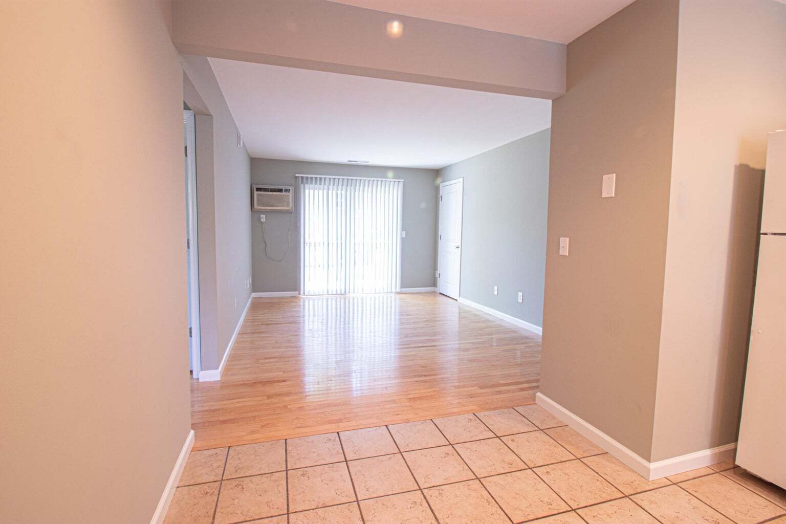 Building Photo - 835 Grand Ave NE