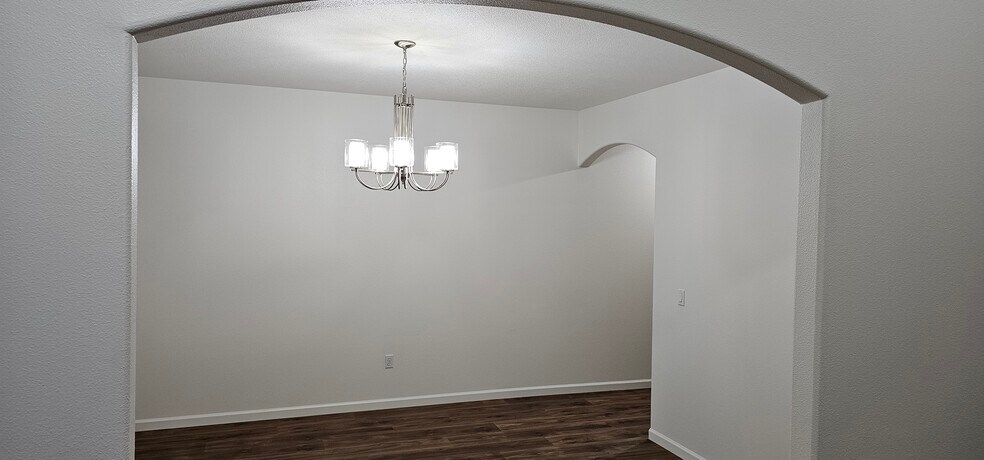 Building Photo - 9610 NE 102nd St