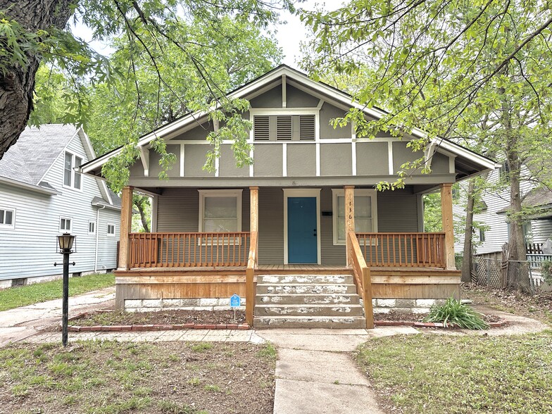 Primary Photo - 136 S Green St