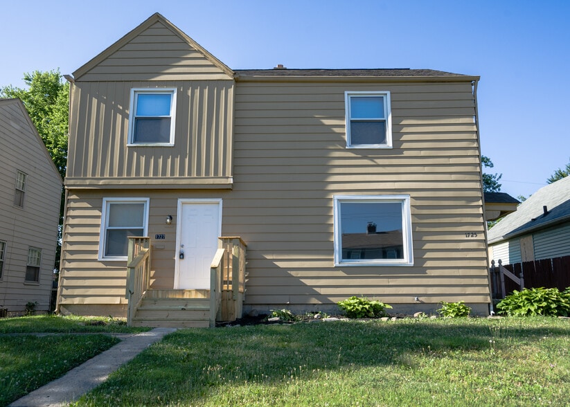 Street View - 1725 E Frankfort St