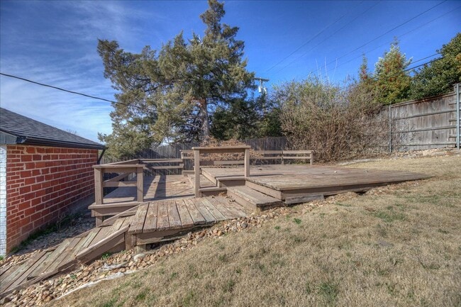 Building Photo - 1223 E 31st St