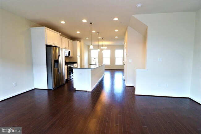 Building Photo - 6303 Posey St