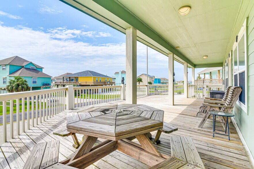 Building Photo - 3229 Castle Dr