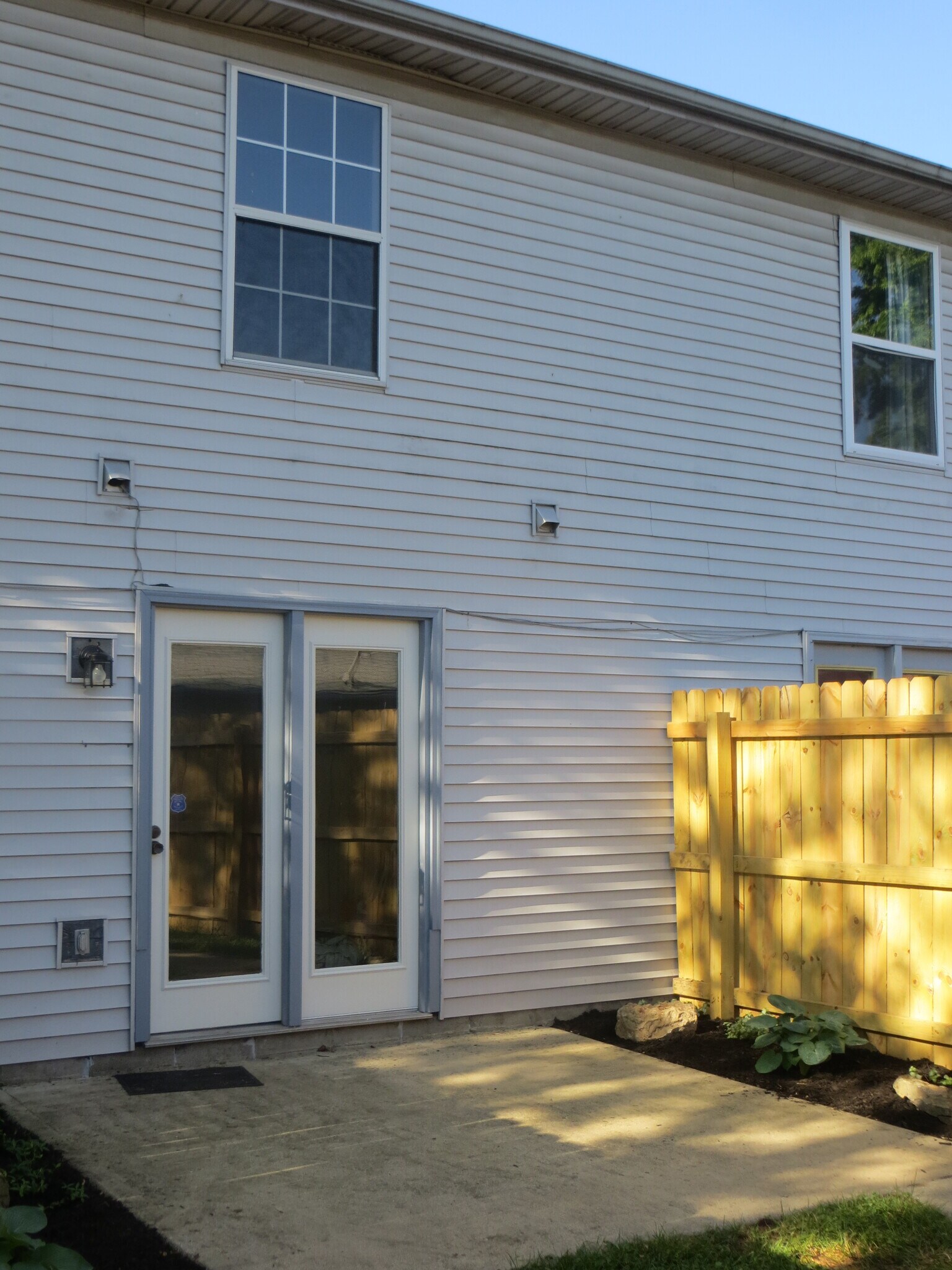 Backyard patio - 364 E Mithoff St