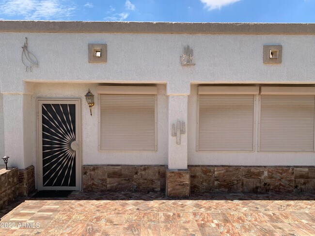 Building Photo - 15185 W Vía Manana