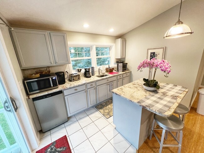 Building Photo - 1200 16th St