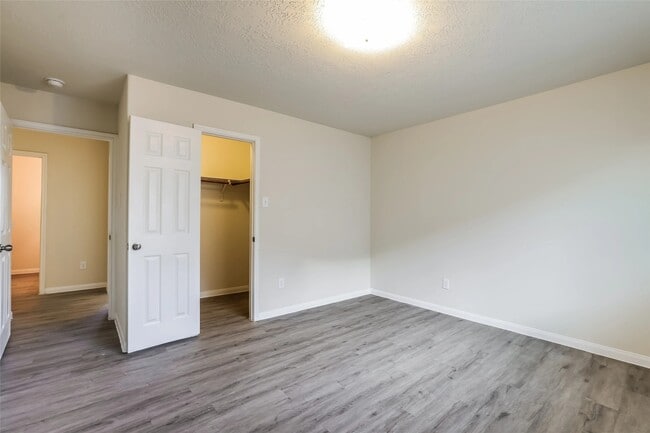 Building Photo - 3038 Junction Dr