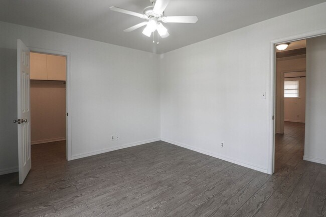 Building Photo - Located in South Tulsa - 3 Bedroom Home!!