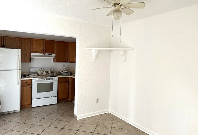 Building Photo - 1/1 condo in the heart of Clearwater