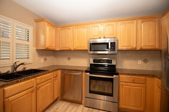 Building Photo - 6150 Gulfport Blvd S