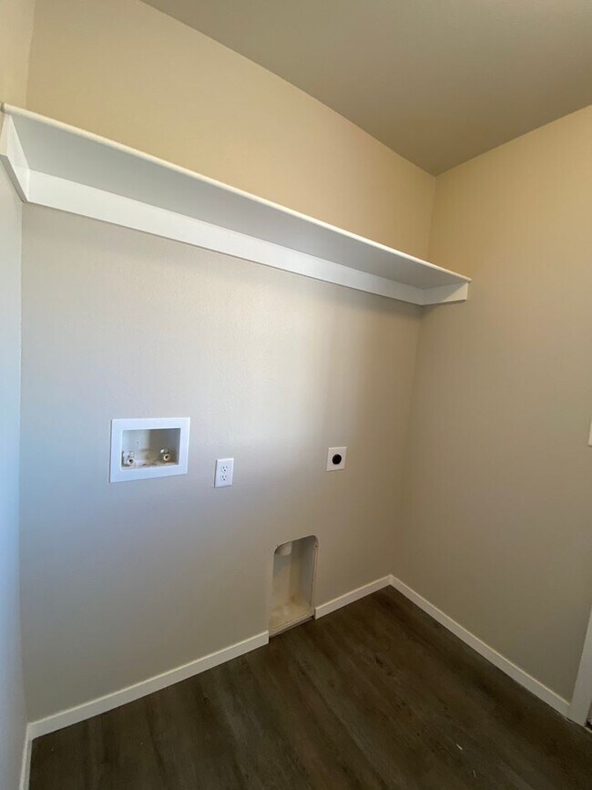 Building Photo - 503A W Christopher Dr