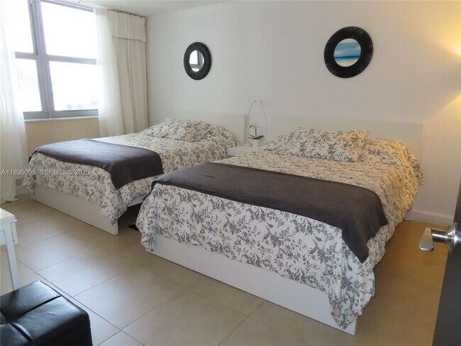 Building Photo - 5701 Collins Ave