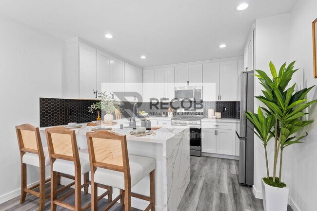 Building Photo - 8353 Ivory Coast Dr