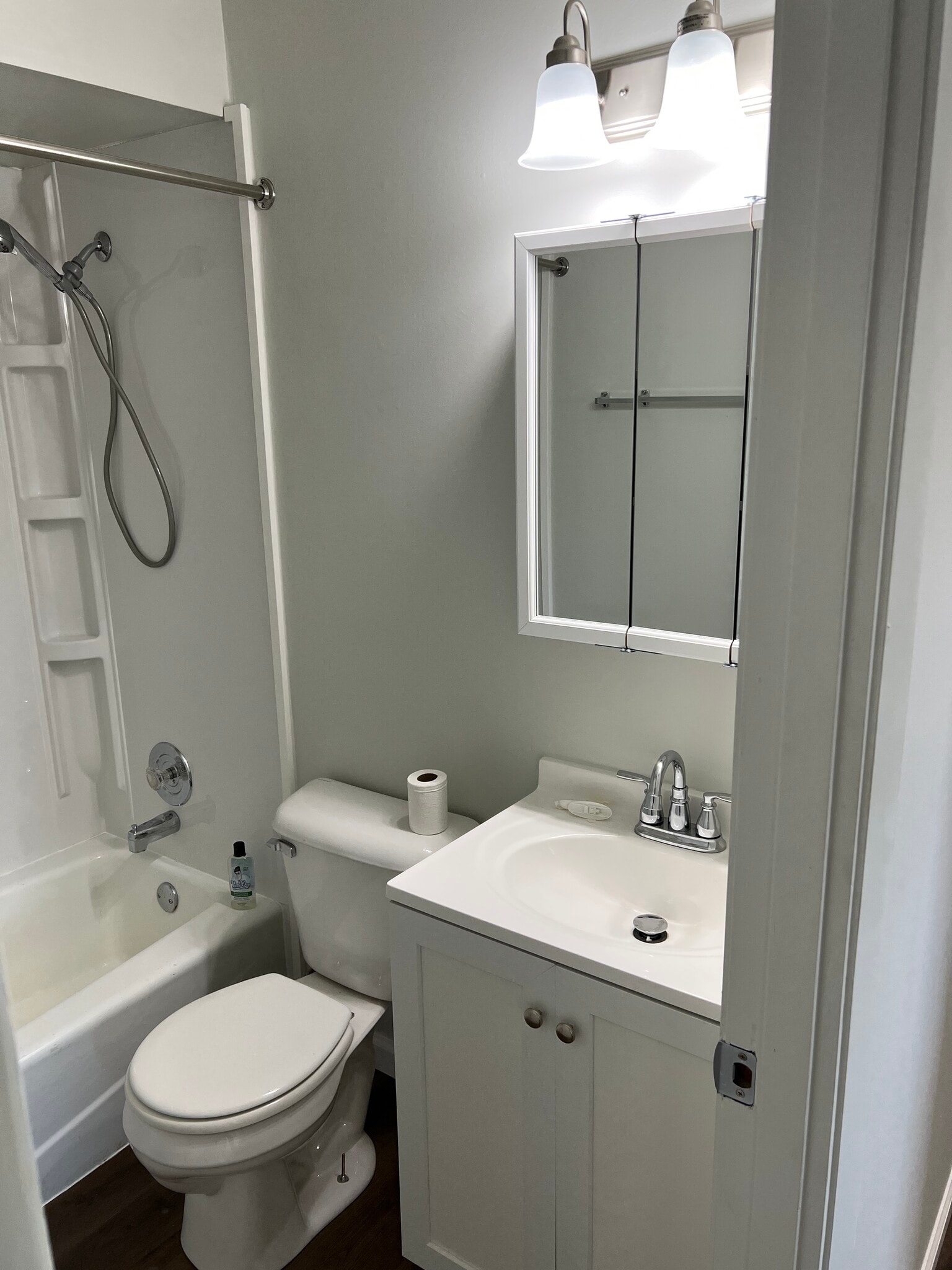 Building Photo - 375 Lynn Dr