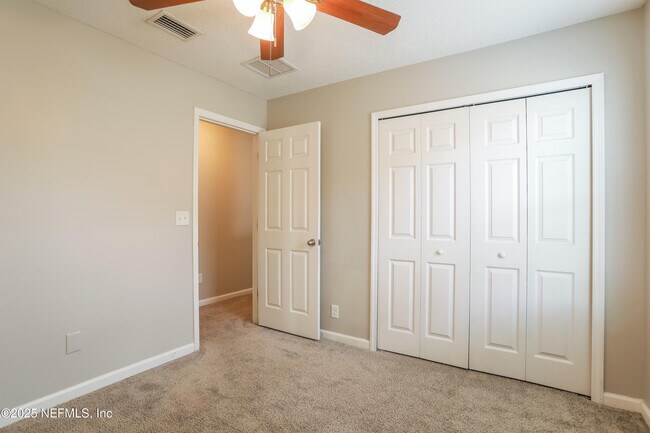 Building Photo - 328 Vineyard Ln