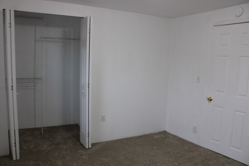 Building Photo - 423 N French Ave