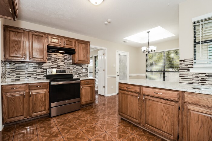Building Photo - 524 E Lanett Dr