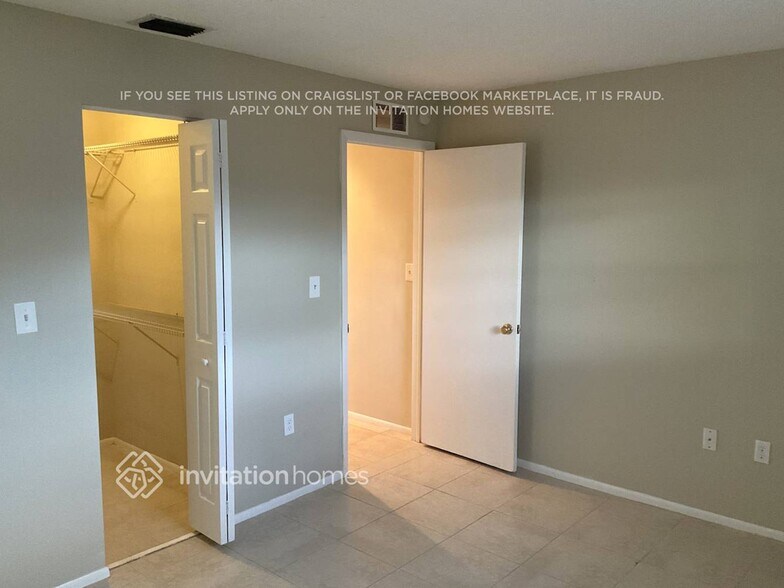 Building Photo - 11447 Walsingham Rd