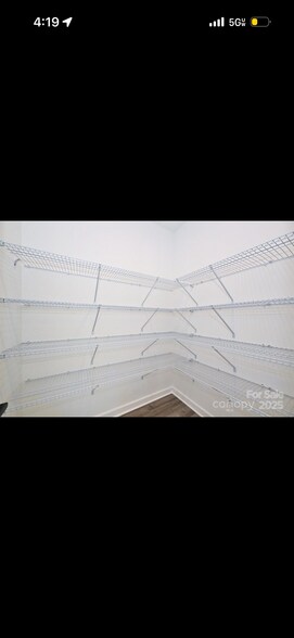 Building Photo - 2735 Primrose Ave