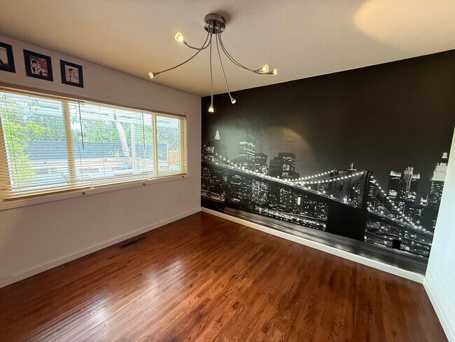 Building Photo - Stunning 4 Bed / 3 Bath Pacific Beach Home...