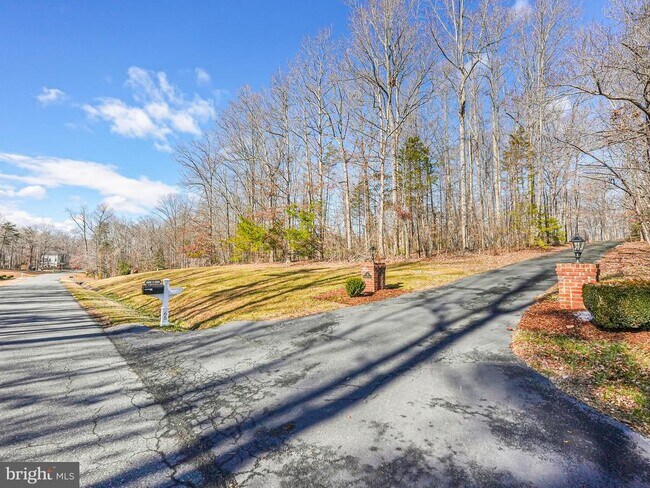 Building Photo - 65 Partridge Ln