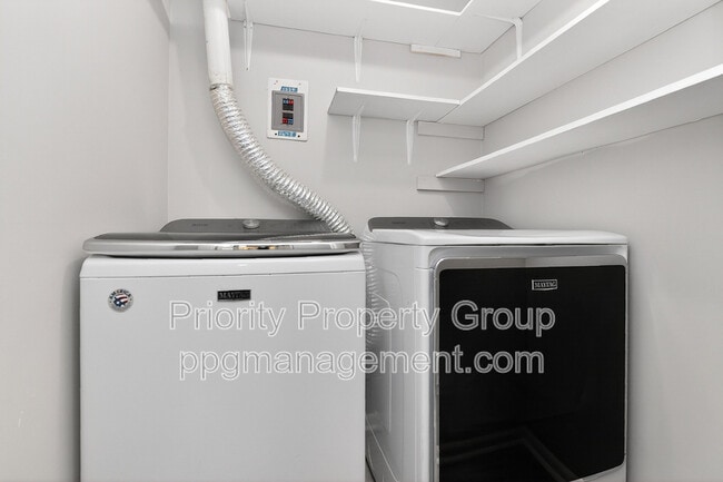 Building Photo - 4601 Coronado Dr