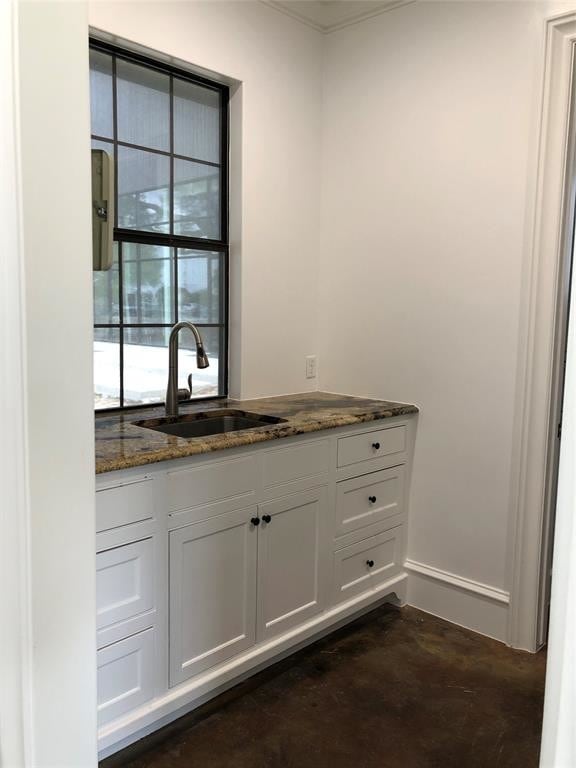 Building Photo - 5606 Old Greenhouse Rd