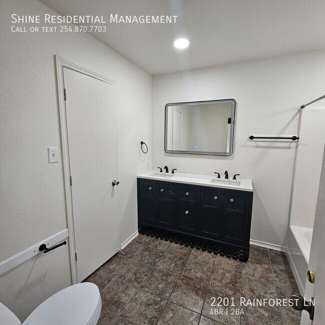 Building Photo - 2201 Rainforest Ln