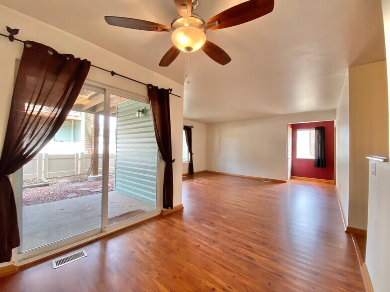 Building Photo - 1855 Icarus Dr