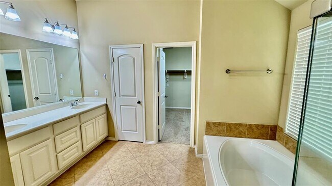 Building Photo - 3811 Windmill Creek Dr