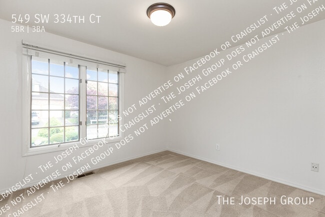 Building Photo - 549 SW 334th Ct