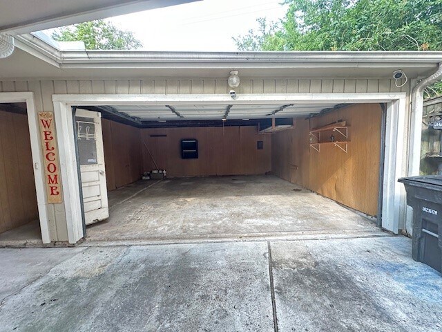 Building Photo - 9317 Lugary Dr