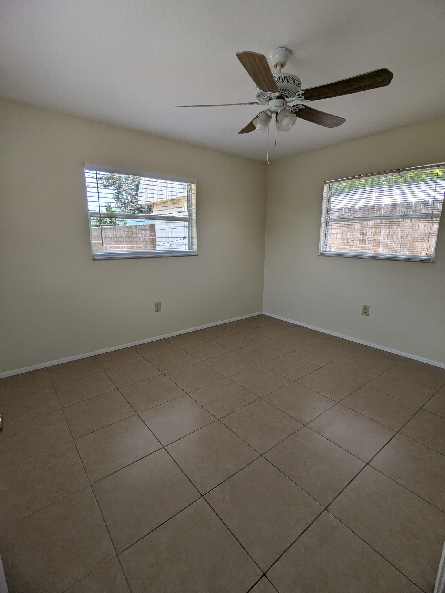 Master Bedroom - 2808 52nd ave dr w
