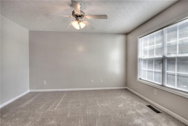 Building Photo - 178 Colton Dr