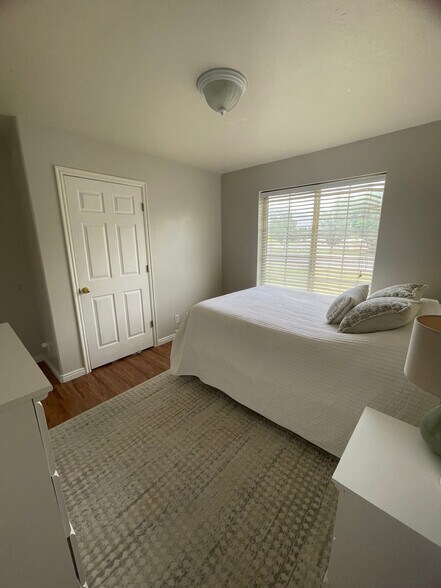 Bedroom 1 - 305 W 100 N