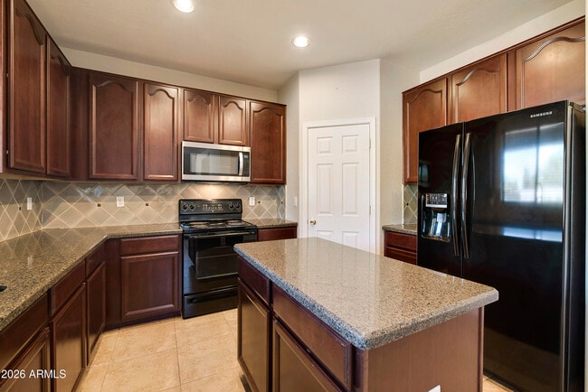 Building Photo - 6209 S 43rd Dr