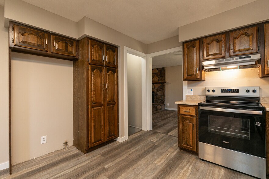 Building Photo - 137 Wallen Blf