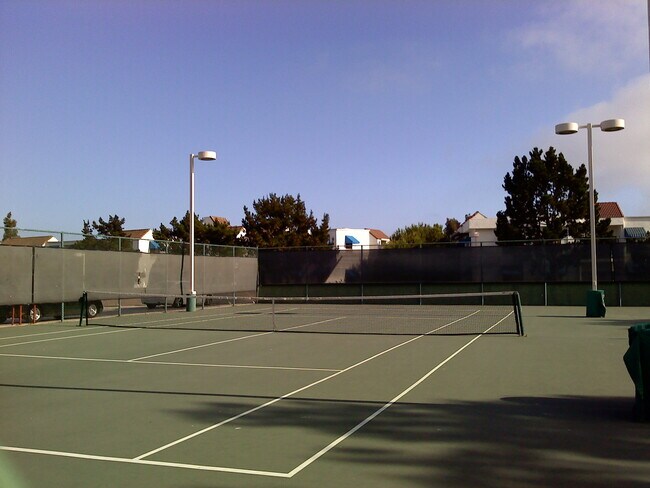 Building Photo - 3927 Nobel Dr