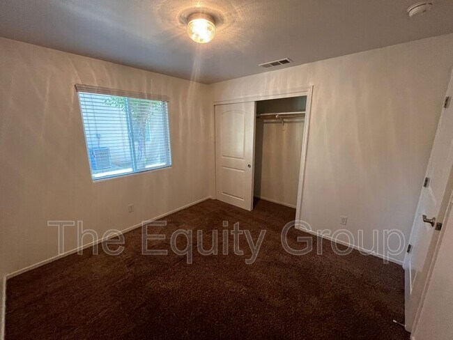 Building Photo - 2824 N Zachary St