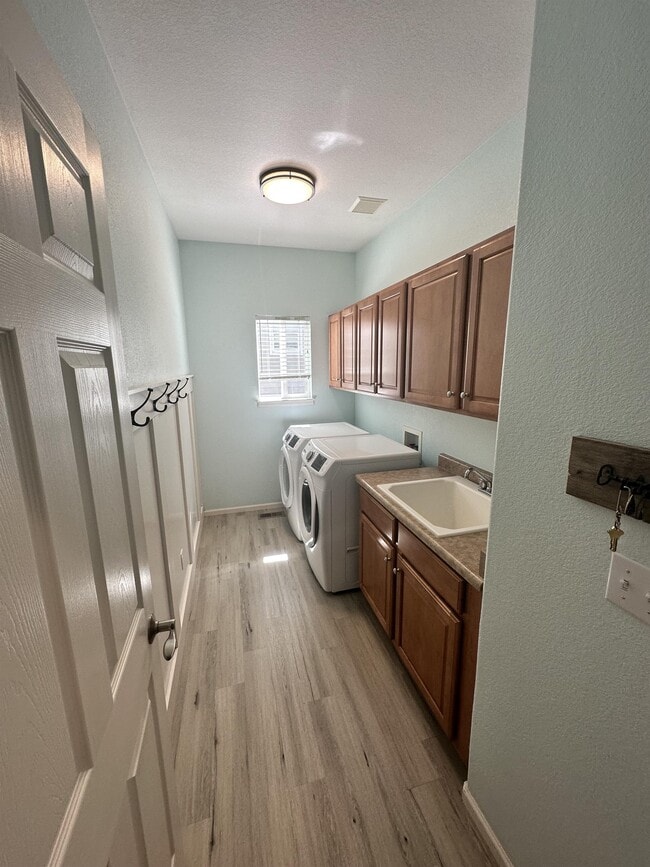 Building Photo - 8361 Briar Trace Way