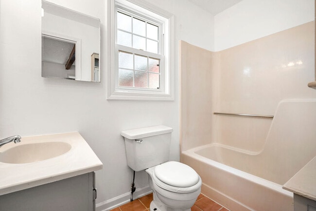 Building Photo - 89 Silas King St