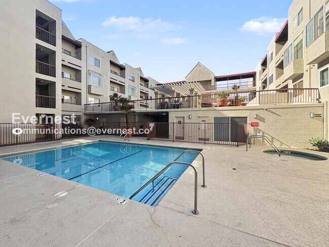 Building Photo - 3173 Wayside Plaza