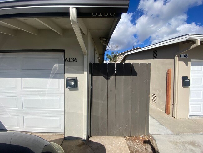 Building Photo - One Story 4BD/2BA w/ Private Yard!! (Lease...