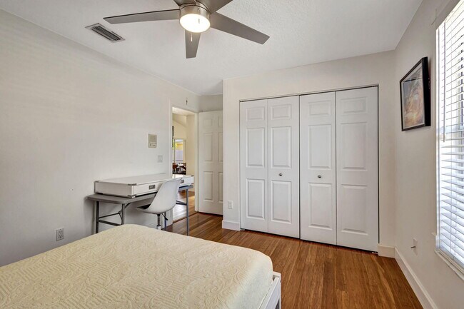 Building Photo - 2470 Sandstone Ct