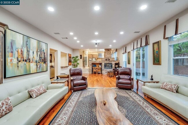 Building Photo - 1105 Peacock Creek Dr