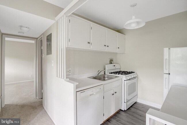 Building Photo - 7717 Donnybrook Ct